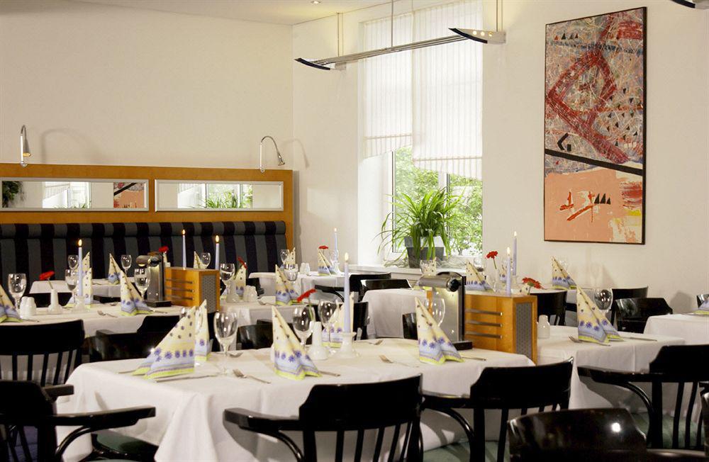 Intercityhotel Erfurt Restaurant foto